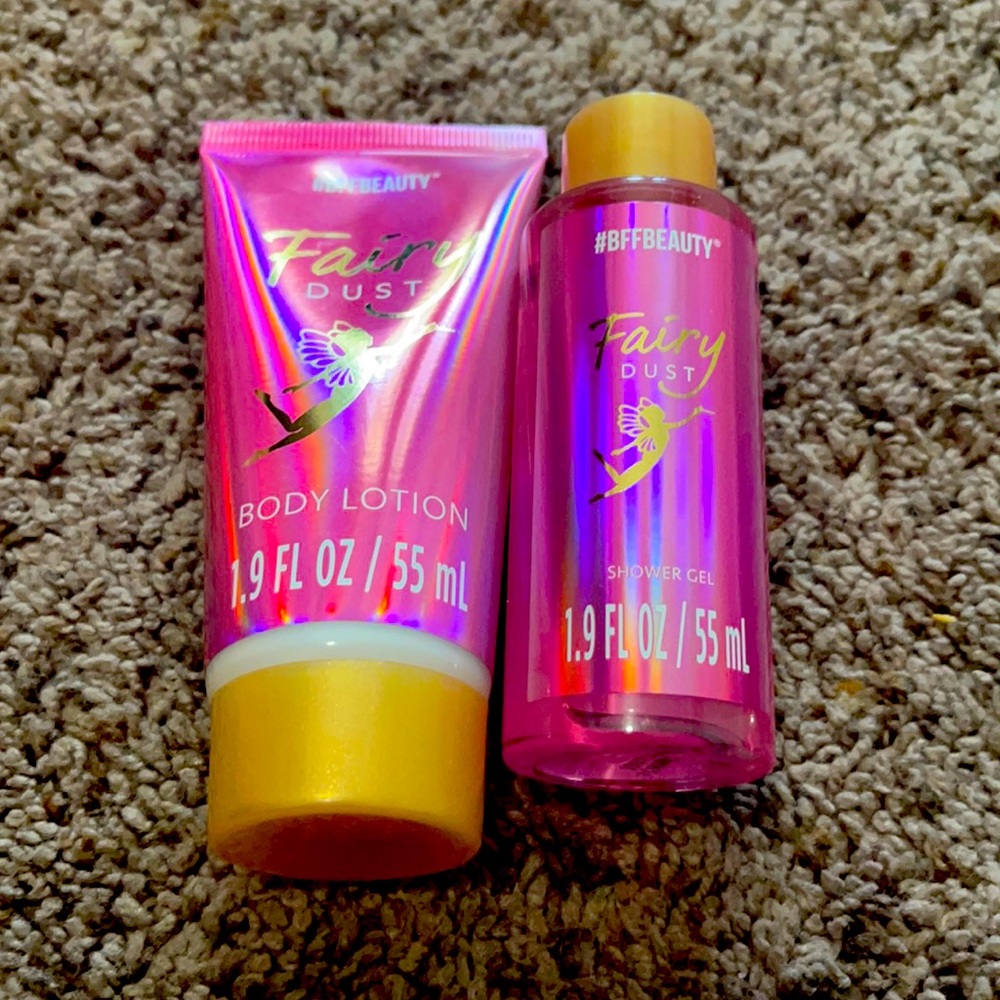 I am selling bath and care set color pink purple